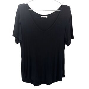 MIOU MUSE V-neck Short Sleeve T-shirt • Medium • black